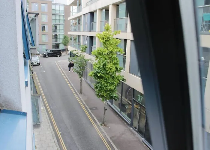 2 Bedroom Central London Apartment Modern And Stylish